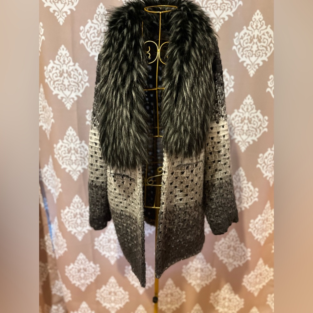Donna Salyers Fabulous Furs Sweater Coat Faux Fur Collar size Small